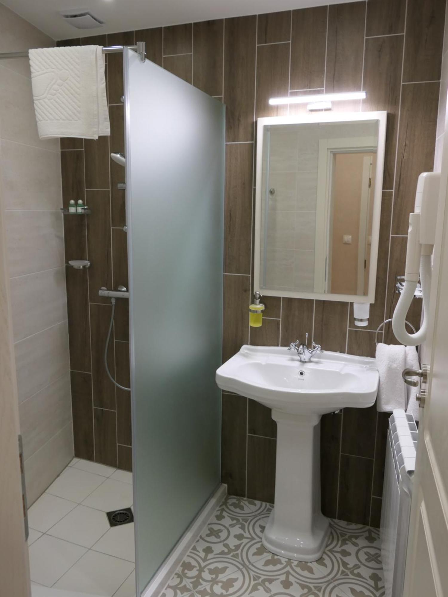 Hotel Mediterraneo Ибс-на-Дунае Экстерьер фото
