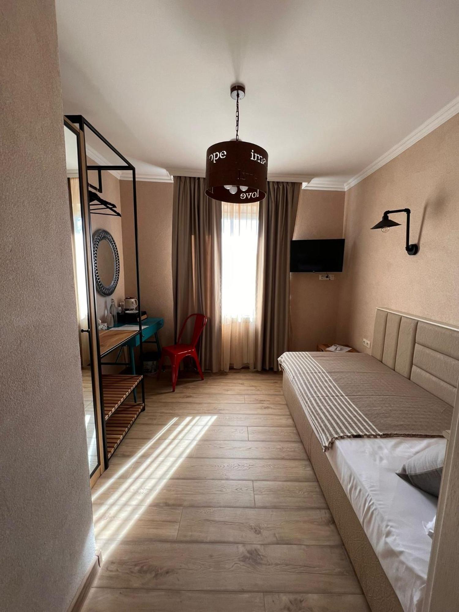 Hotel Mediterraneo Ибс-на-Дунае Экстерьер фото